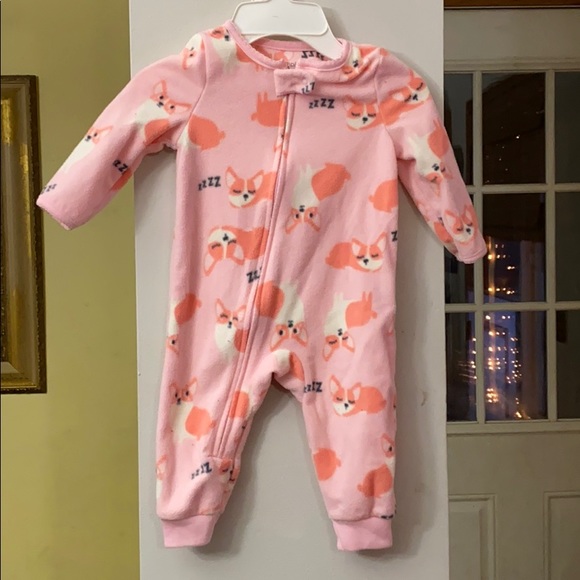 3- 12 month fleece sleepers w/no feet - Picture 4 of 7